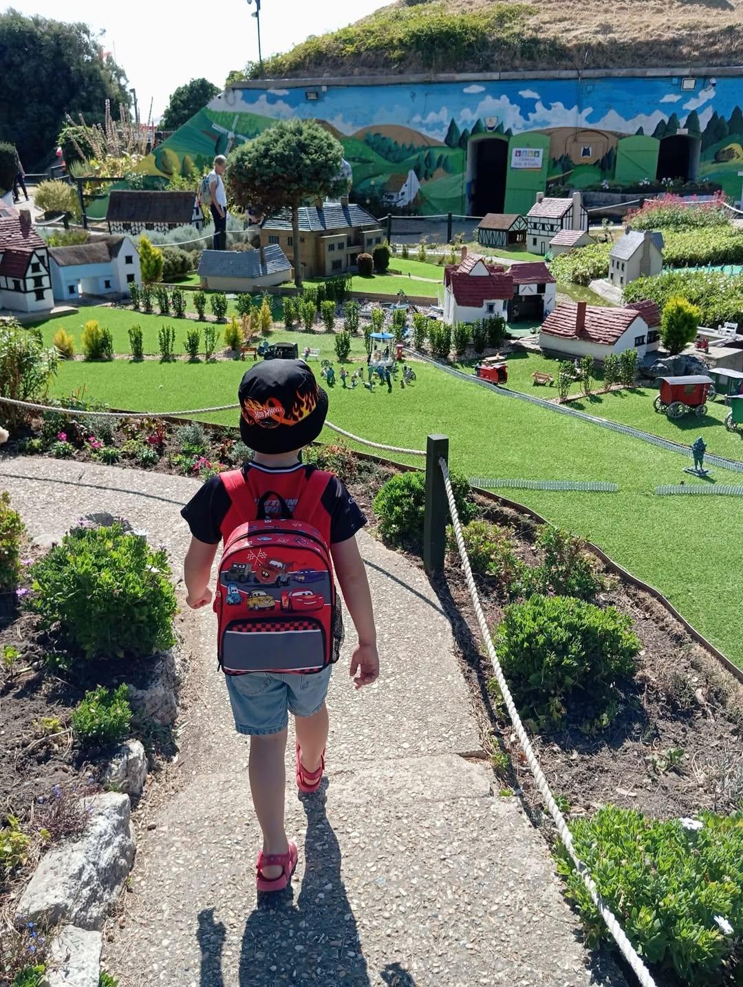 Summer holidays at Amegreen are all about making memories, trying new things and having plenty of fun along the way! ☀️From adventures in Weymouth and time at Hayling Island, to