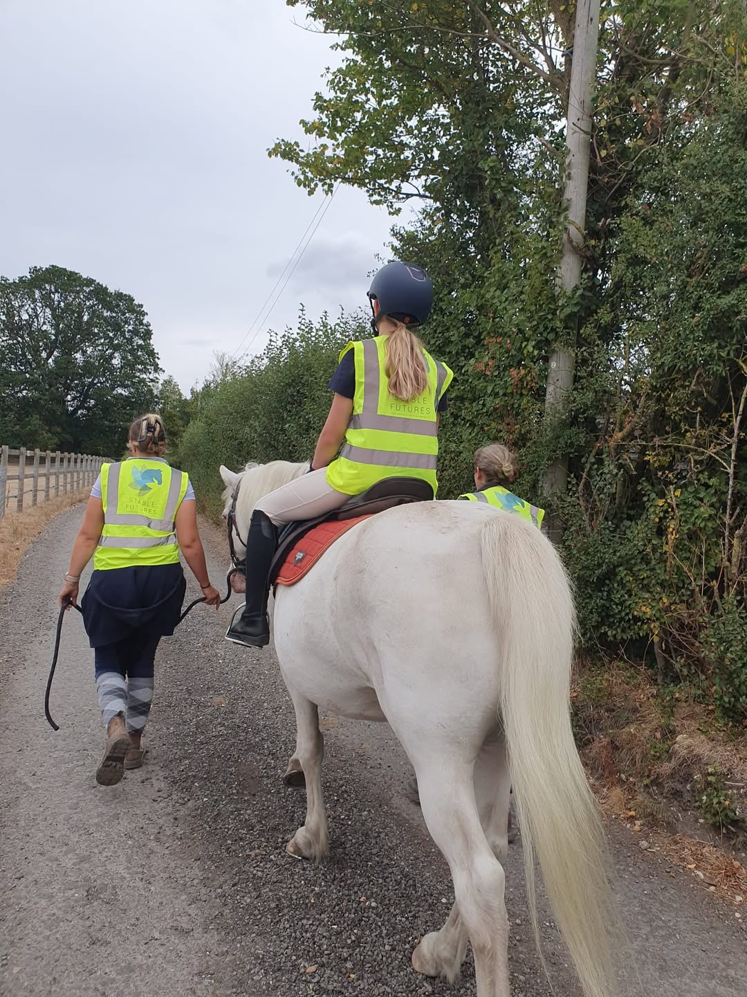 We’re incredibly grateful to have Stable Futures as part of the Amegreen family! For our young people, visits like these mean so much more than a day at the farm. From horse riding